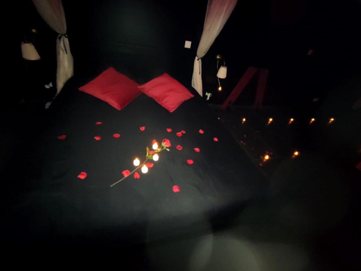 Love Room A มงตาร์ฌี ภายนอก รูปภาพ
